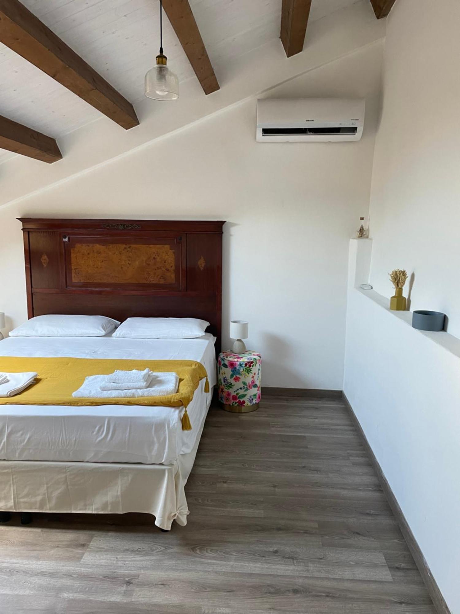 Mondello Apartment Bagian luar foto
